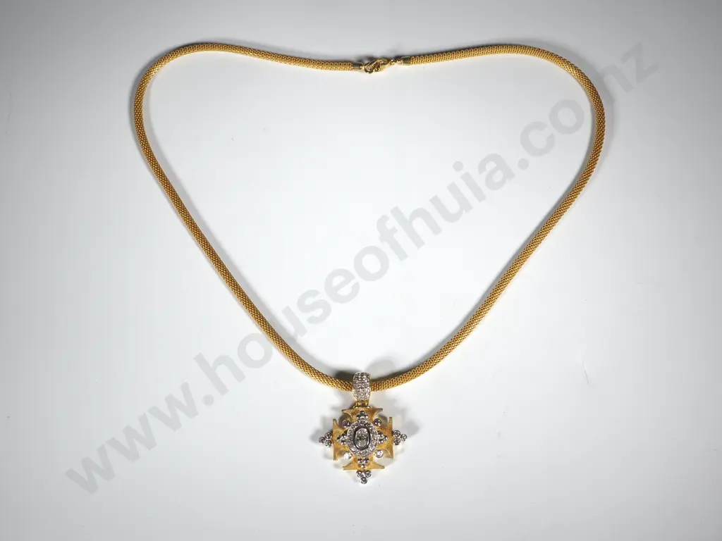 9ct Gold Sparkly CZ Pendant & Chain Image 1++