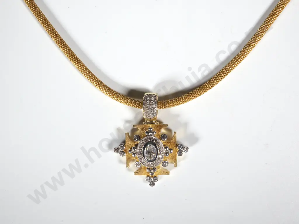 9ct Gold Sparkly CZ Pendant & Chain Image 1++