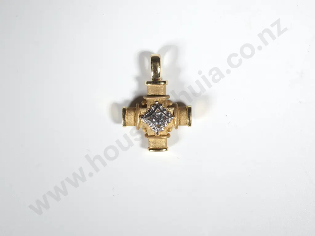 9ct Gold Pendant w CZs Image 1++