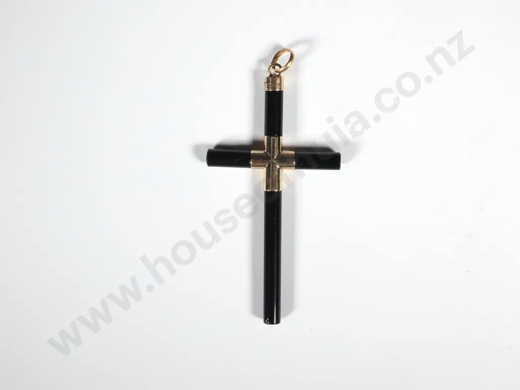 9ct Gold Onyx Cross Image 1++