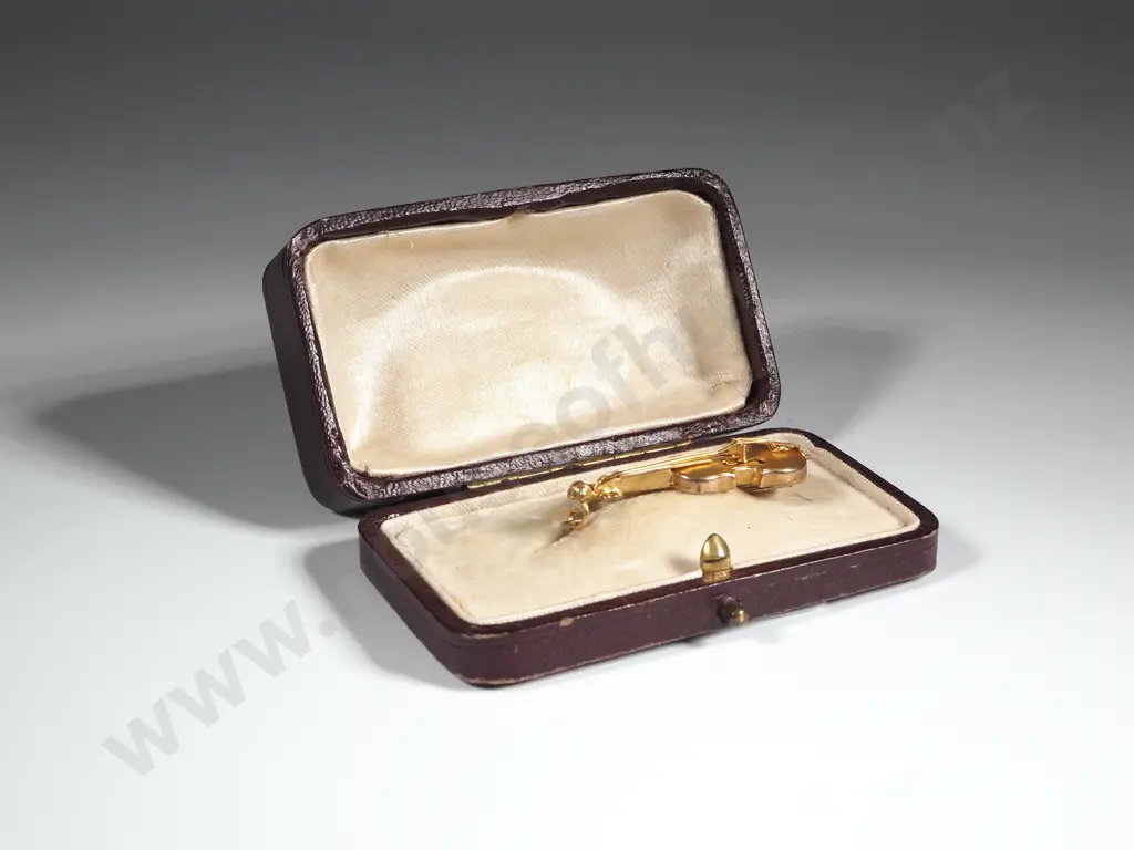Cased Antique 9ct Gold Violin Brooch w English Hallmarks Image 1++