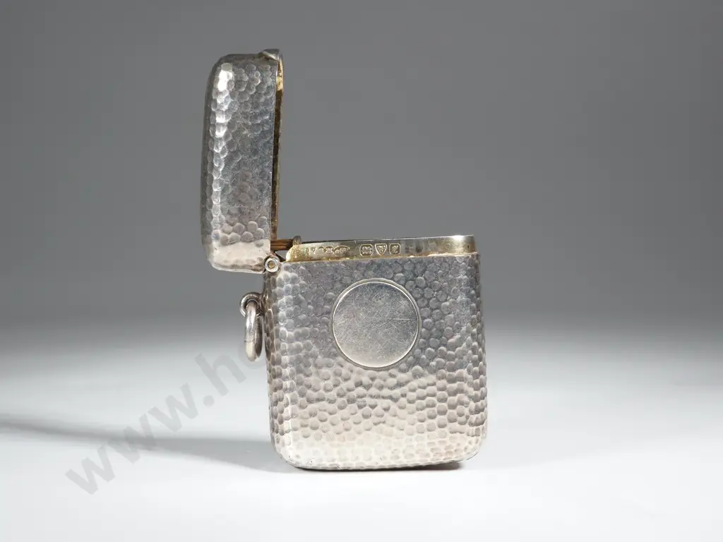 Heavy Sterling Silver Hammered Finished Vesta Case w Circular Cartouche Image 1++