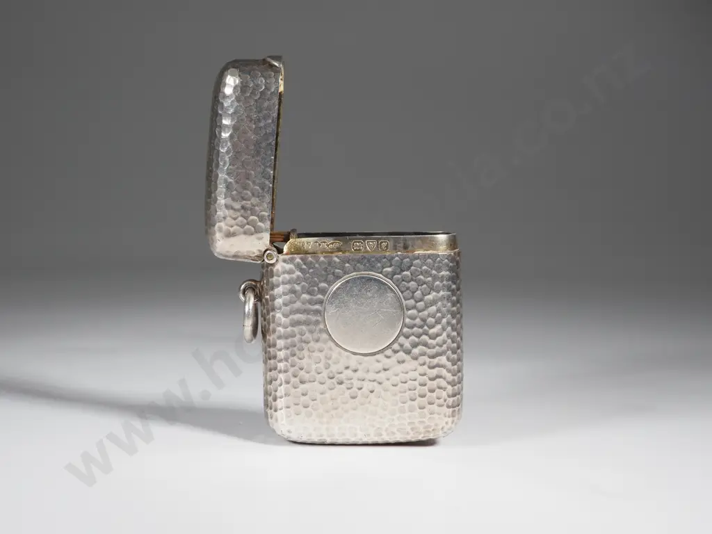 Heavy Sterling Silver Hammered Finished Vesta Case w Circular Cartouche Image 1++