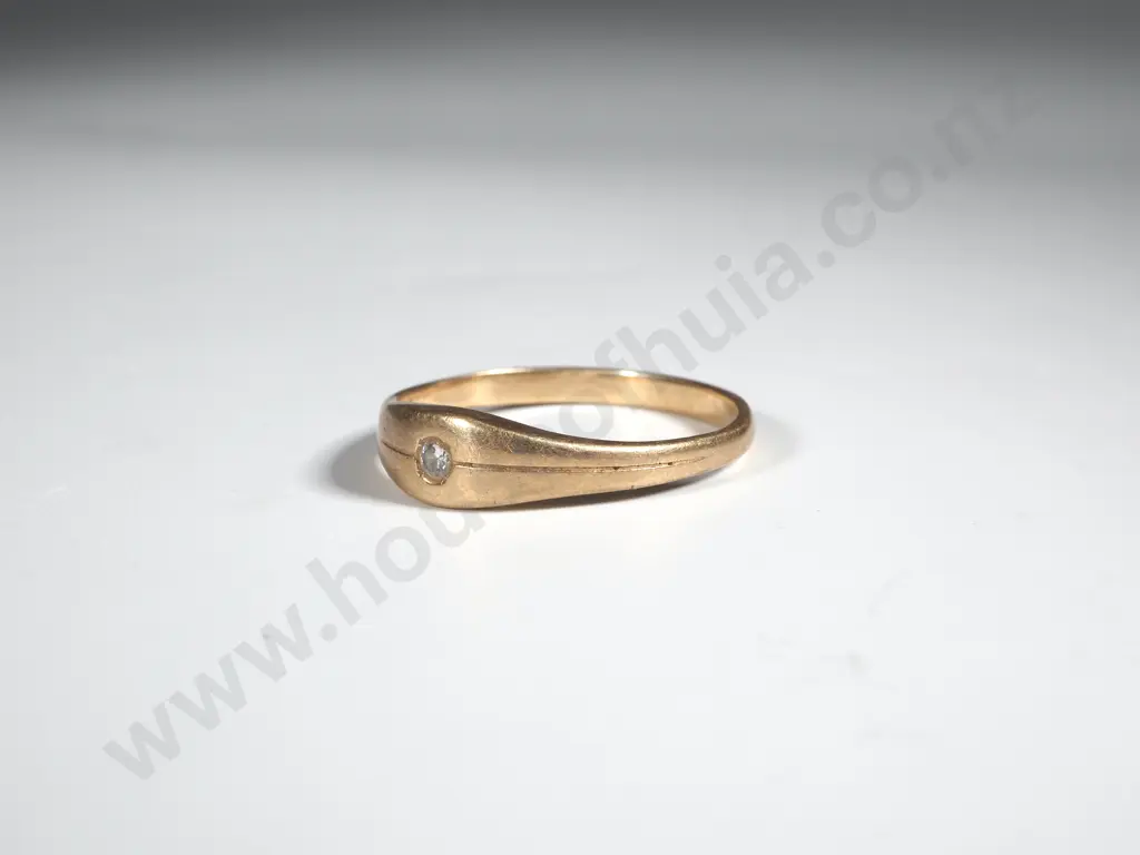 9ct Gold Bulbous Diamond Ring Image 1++