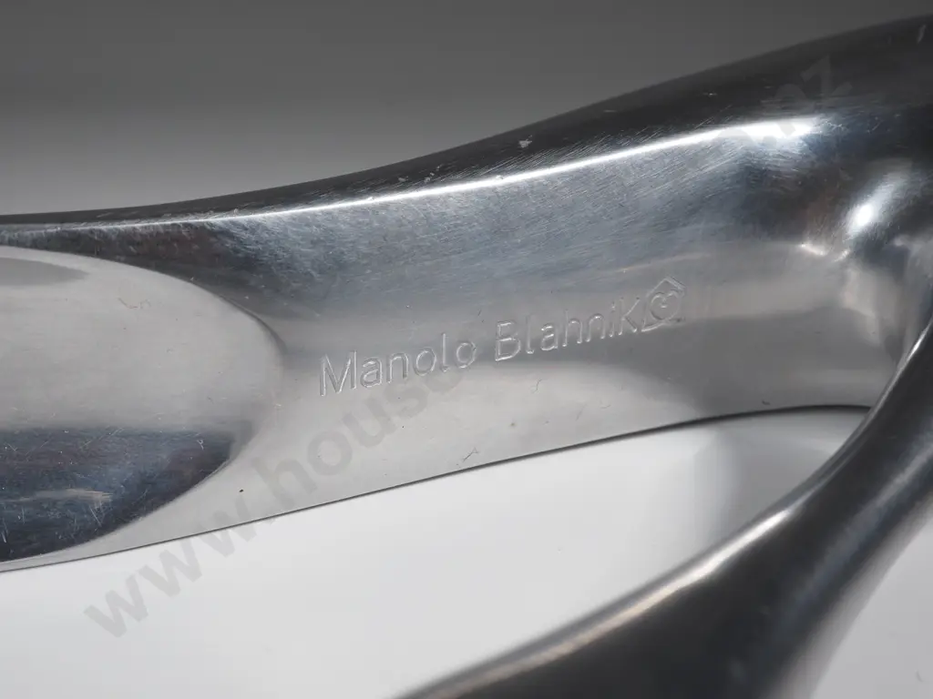 A Habitat Shoe Horn By Manolo Blahnik Image 1++