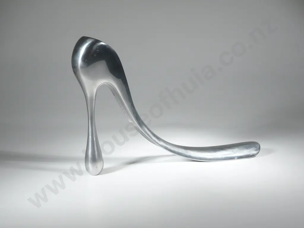 A Habitat Shoe Horn By Manolo Blahnik Image 1++