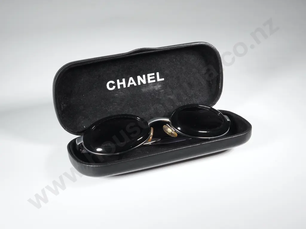 Vintage Cased Chanel Sunglasses: 09610 94305 Image 1++