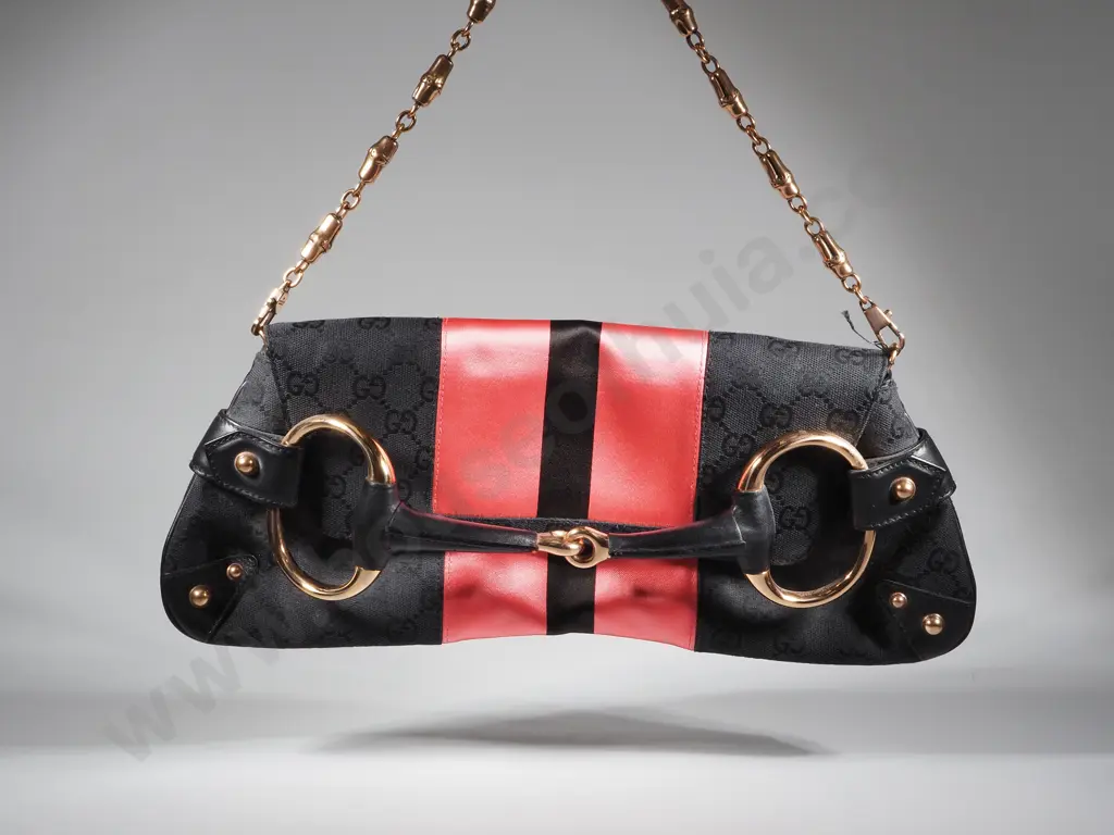 Gucci by Tom Ford 2004 Large Horsebit Shoulder Bag in Black / Pink Image 1++