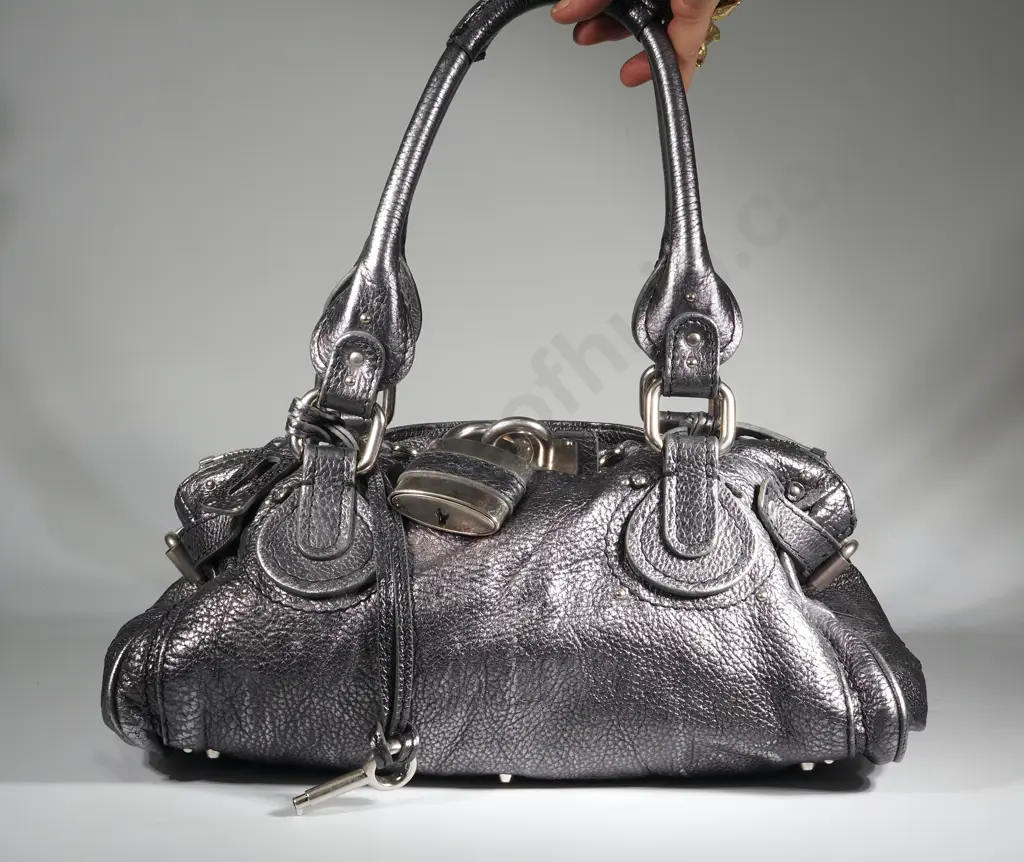 Vintage Chloé Paddington in Anthracite Leather Shoulder Bag – Iconic Y2K Style with Signature Padlock Image 1++