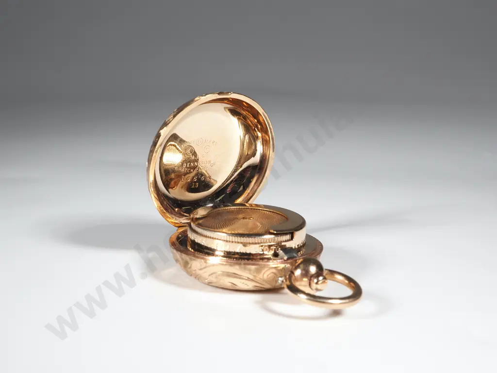 Antique Rolled Gold Sovereign Case w Engraved Scroll Decoration Image 1++