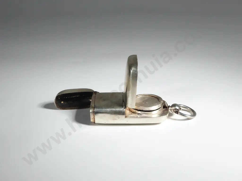 Sterling Silver Vesta & Sovereign Case, Presented to J carter by Railway Employees 1893 Image 1++