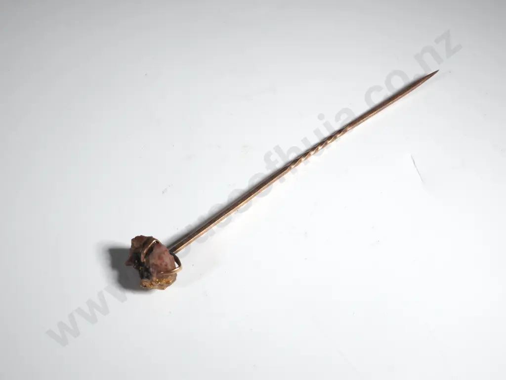 9ct Gold Tie Pin w Gold Bearing Quartz Speciman Image 1++