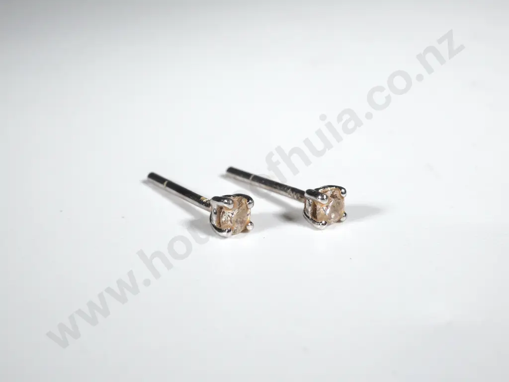 9ct Gold White Gold & Diamond Stud Earrings Image 1++