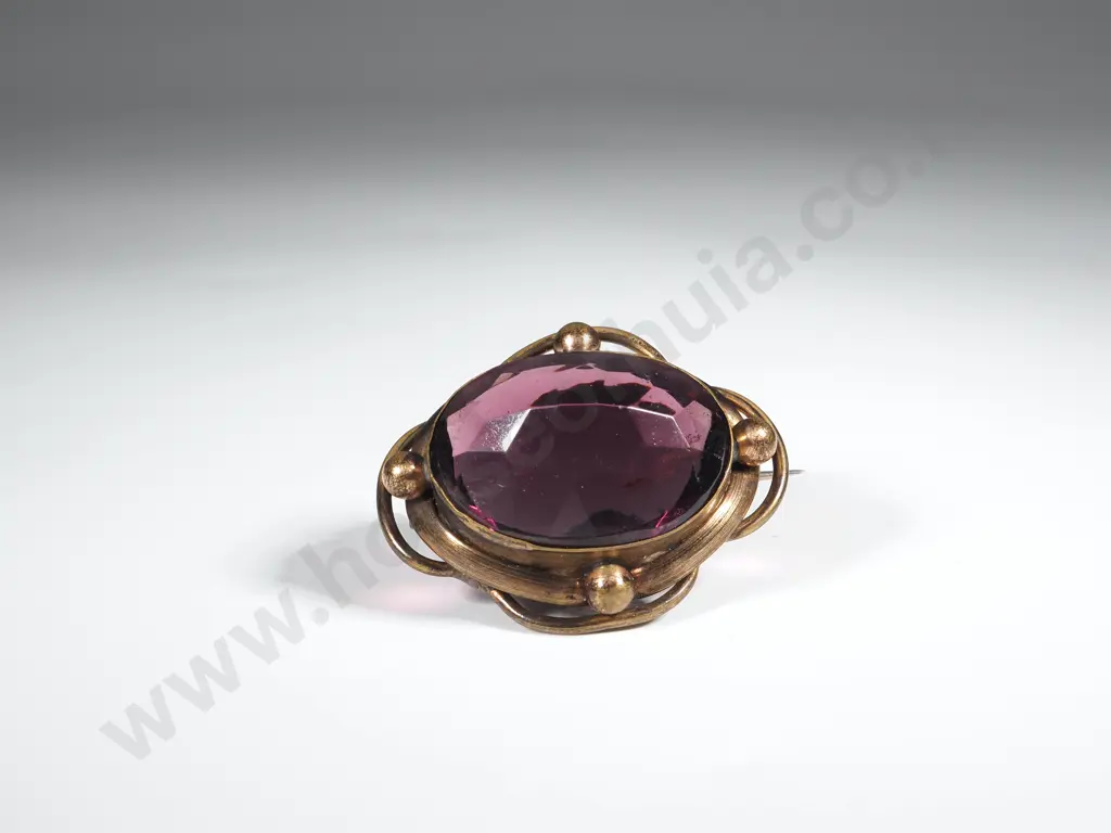 Vintage Brooch w Faceted Gemstone Set in Gilded Metal Frame Image 1++