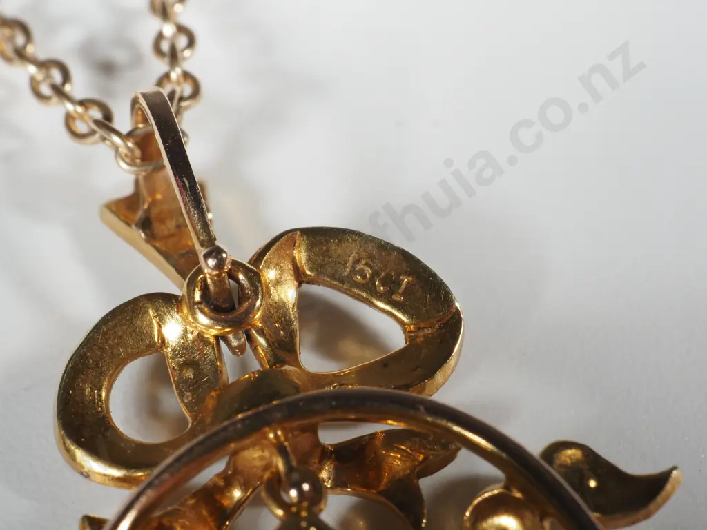 15ct Gold Art Nouveau Peridot & Seed Pearl Pendant in Antique Box Image 1++