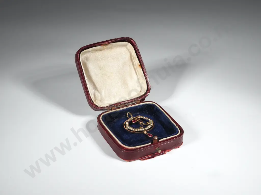 9ct Gold Edwardian Seed Pearl & Garnet Pendant in Antique Box Image 1++