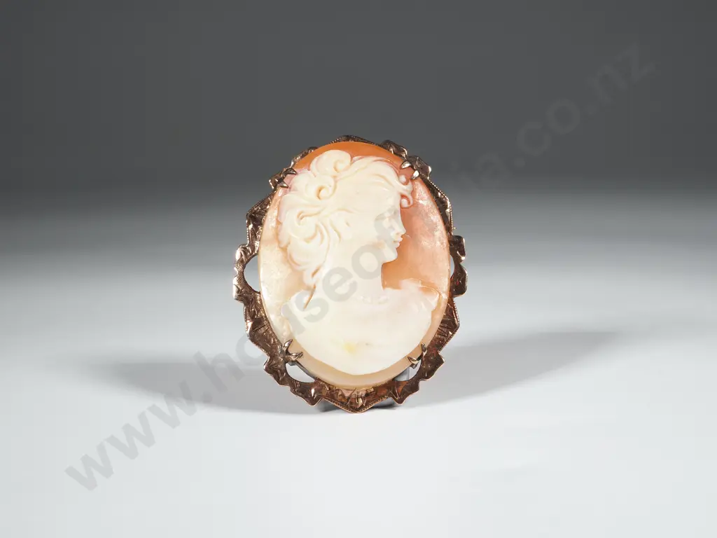 9ct Rose Gold Vintage Cameo Brooch Image 1++