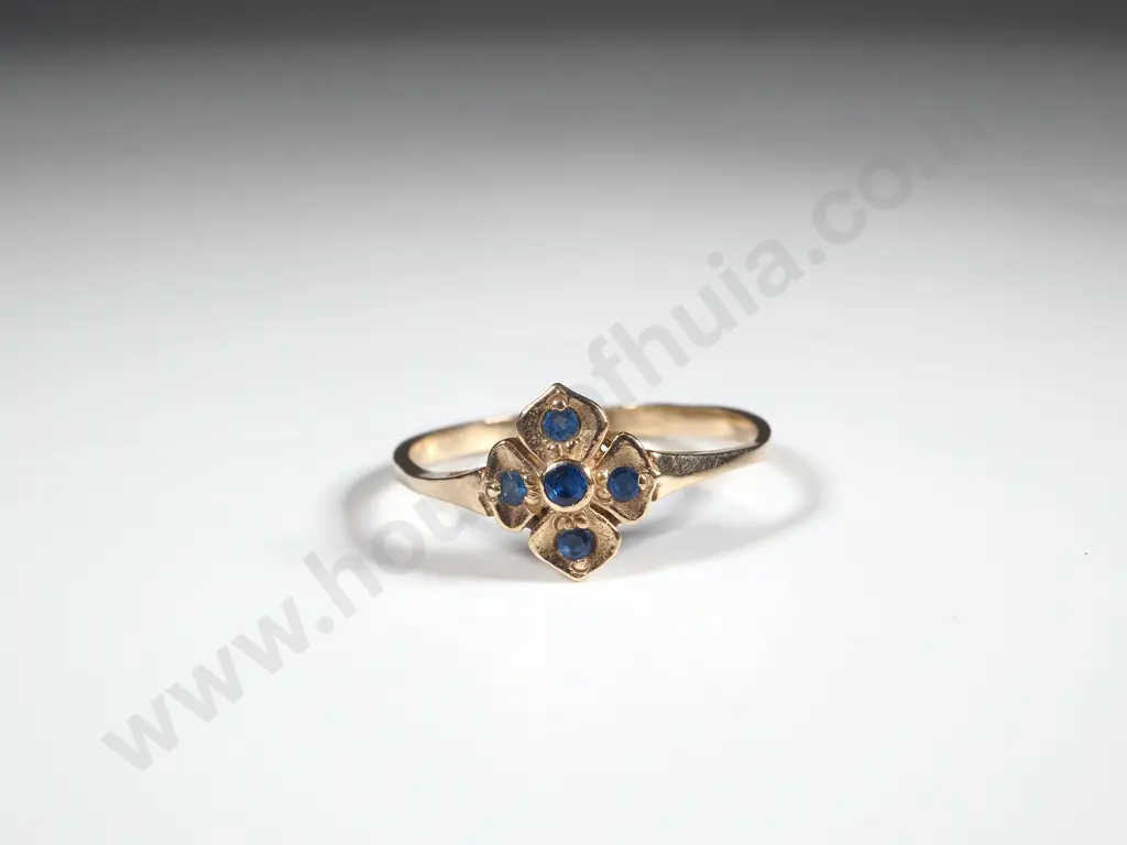 8ct Sapphire Ring Image 1++