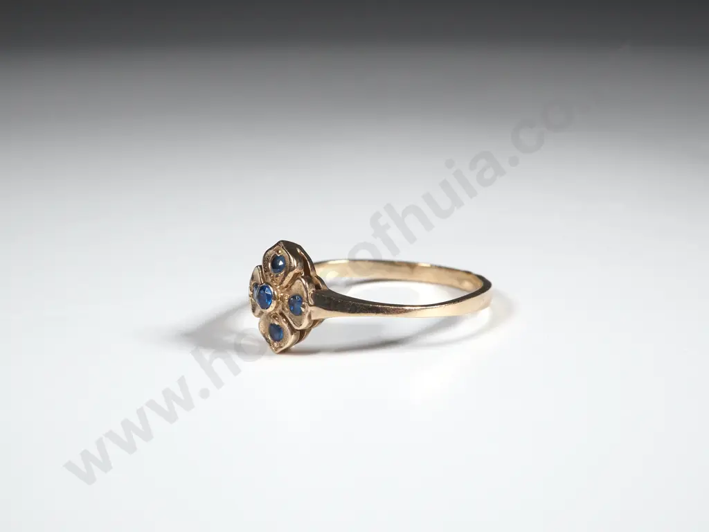 8ct Sapphire Ring Image 1++