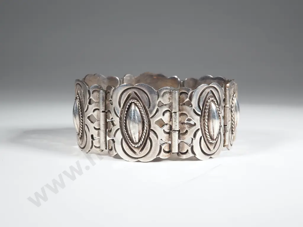 Mexican Silver Hinged Bracelet Image 1++
