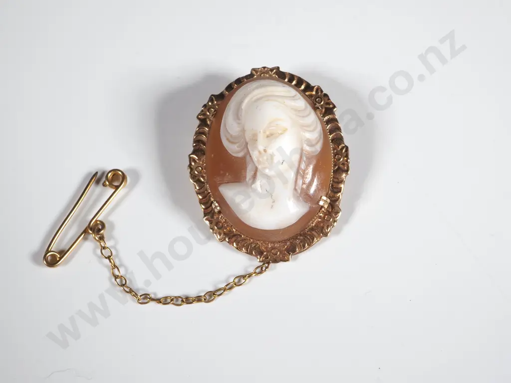 Rose 9ct Gold Cameo Brooch Image 1++