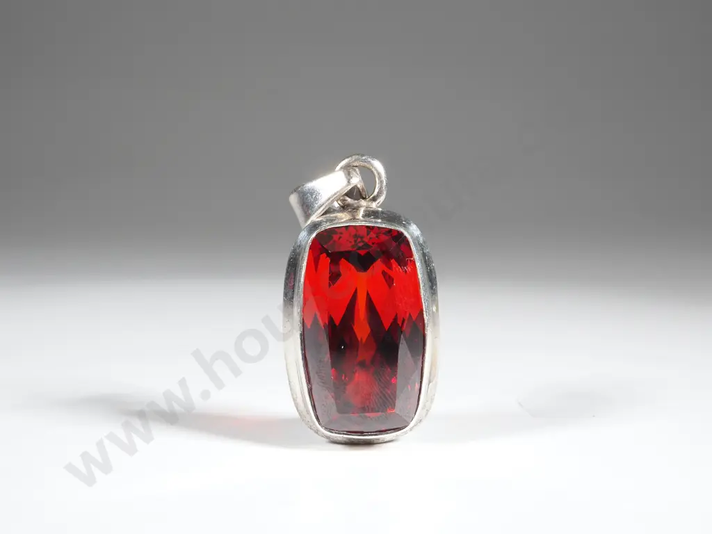 Red Facetted Pendant In Sterling Silver Mount Image 1++