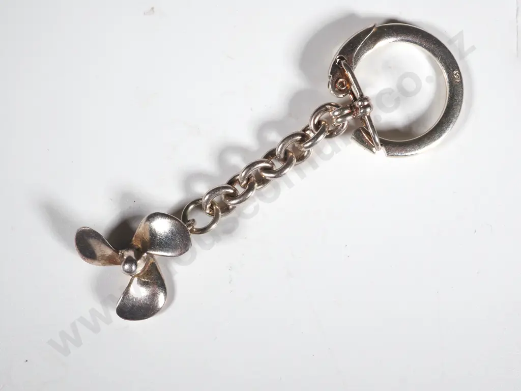 Sterling Silver Key Ring with Suspended Propellor Image 1++