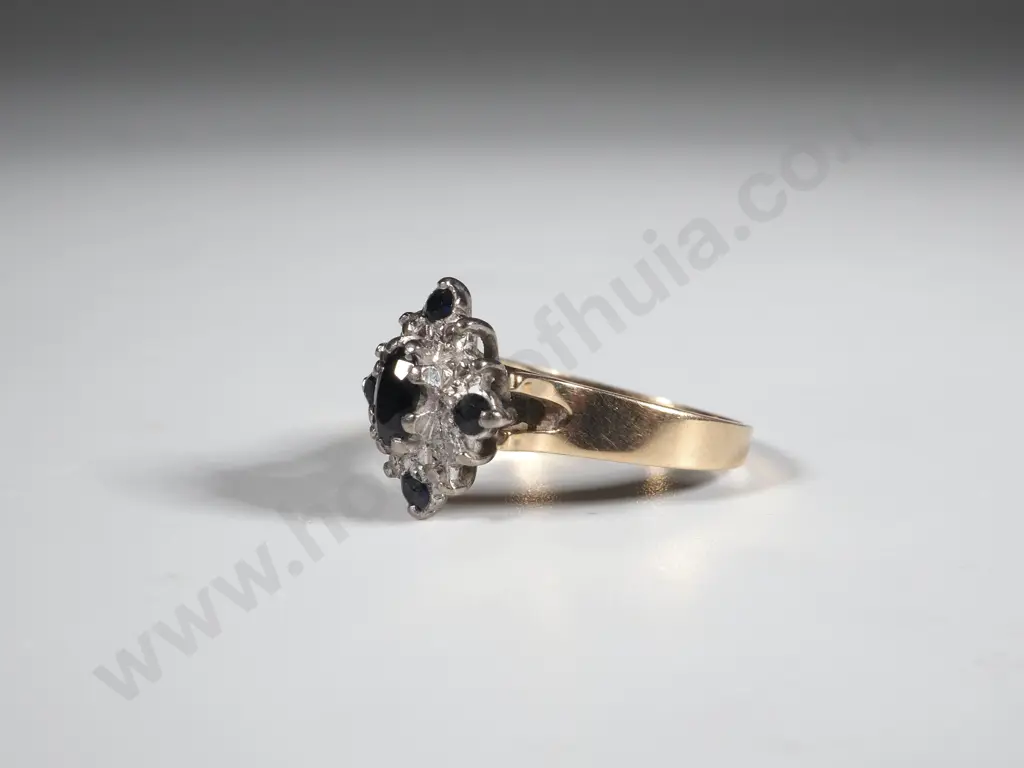 9ct Gold, Sapphire & Diamond Cluster Ring. Image 1++