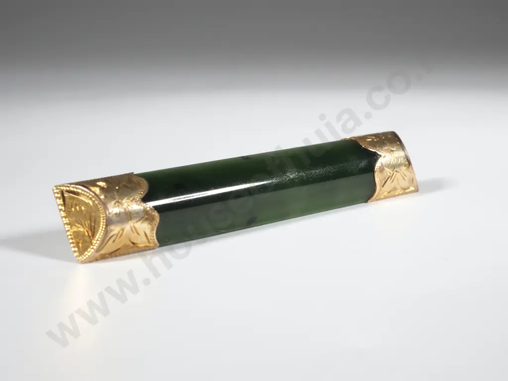 9ct Gold & Greenstone Bar Brooch Image 1++