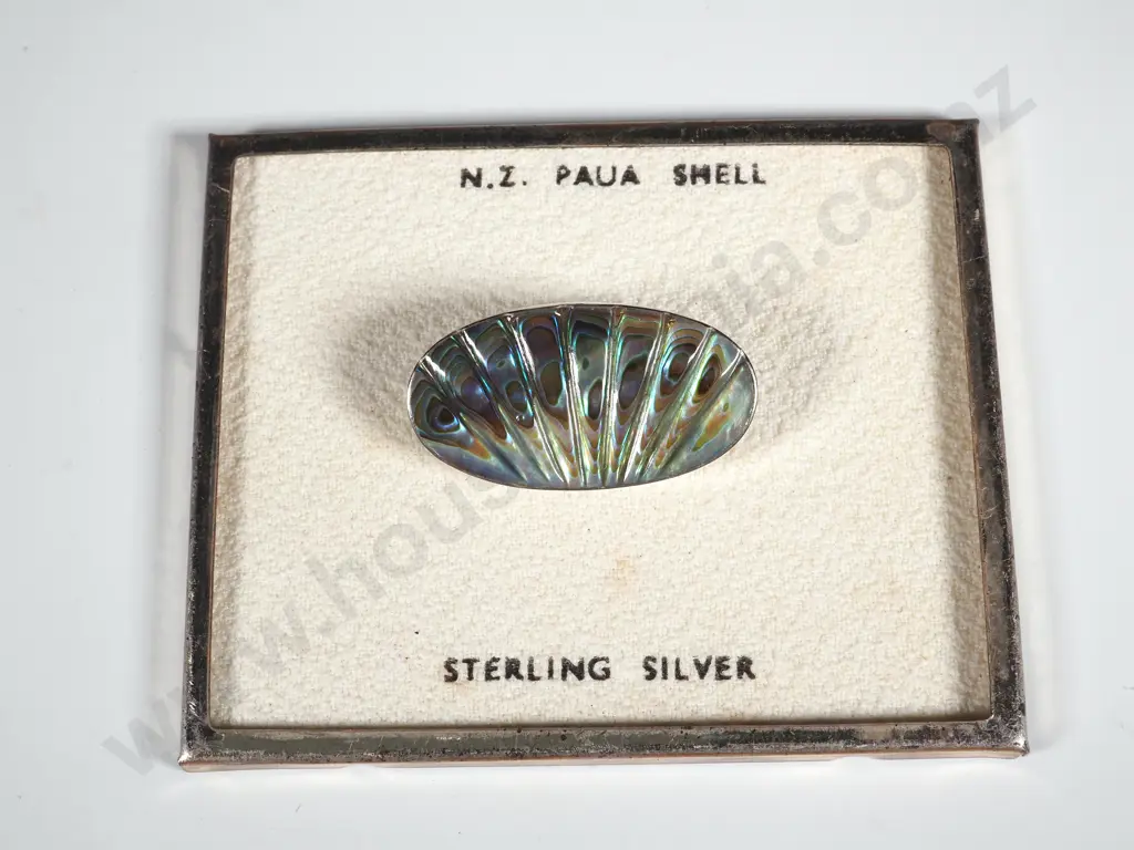 Sterling Silver Paua Shell Brooch With Scallop Decoration  Image 1++