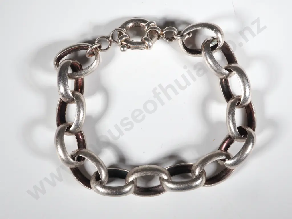 Sterling Silver Padlock Bracelet w Large Oval Links Image 1++