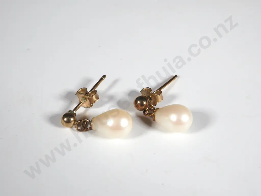9ct Gold & Pearl Drop Earrings Image 1++