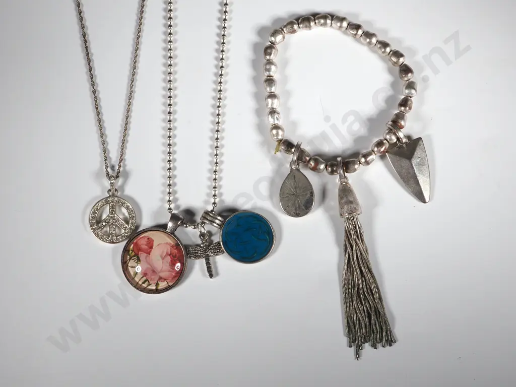 Silver Plated Costume Necklaces & Chain & Bracelet with Tassle  Image 1++