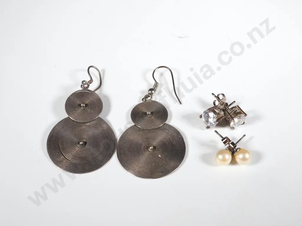 Pair Of Silver Drop Earrings. White Stone Earrings & Pearl & Silver Earrings Image 1++