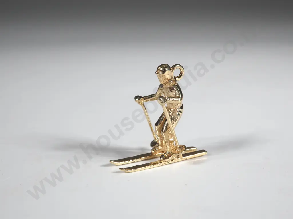 9ct Gold Skiing Pendant/Charm Image 1++