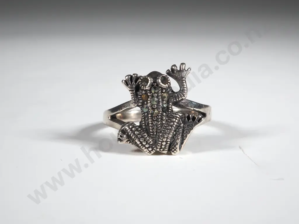 Sterling Silver & Marcasite Ring In The Form Of a Frog. Image 1++