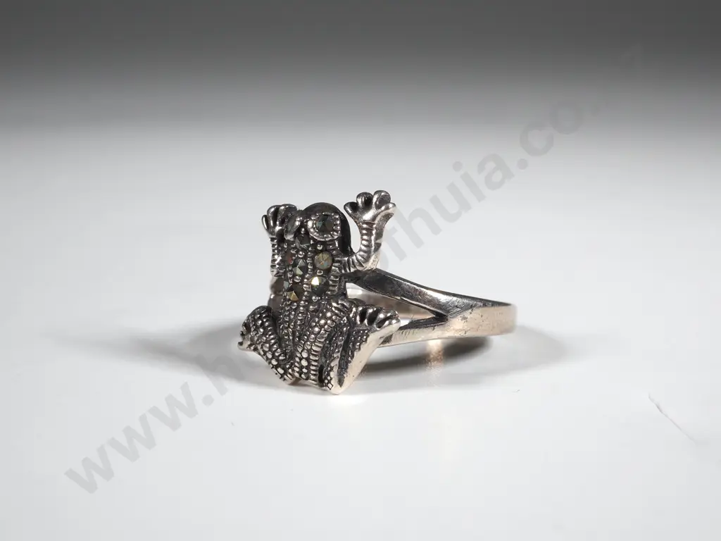 Sterling Silver & Marcasite Ring In The Form Of a Frog. Image 1++