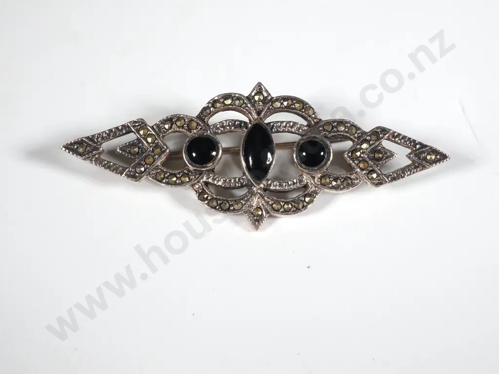 Sterling Silver And Onyx Brooch Image 1++