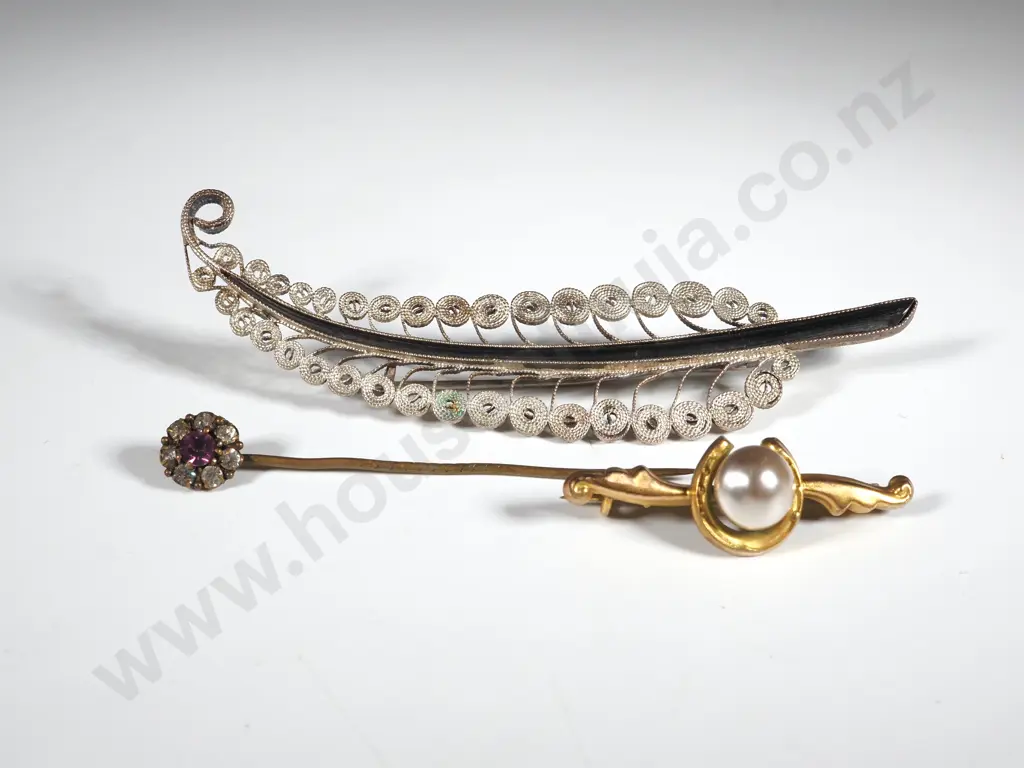 Silver Tone Filigree Leaf Brooch, Silver Gilt Horseshoe Brooch & a Purple & White Stone Stick PIn Image 1++