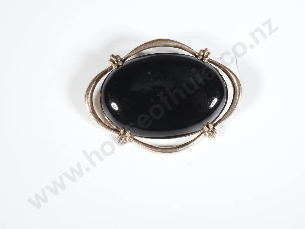 Sterling Silver & Oval Black Stone Brooch Image 1++