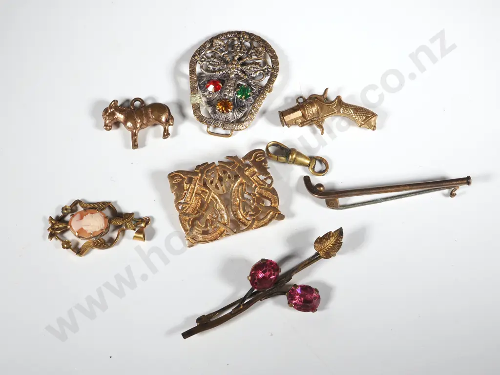 Vintage Bagof Gold Plated Items Including A Brooch, Donkey & Pistol Charm, Cameo Pendant, Celtic Interlaced Brooch Image 1++