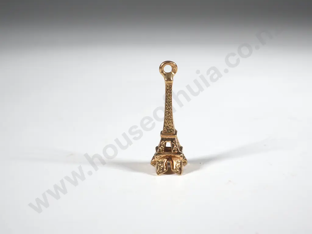 9ct Gold Eifell Tower Pendant / Charm Image 1++