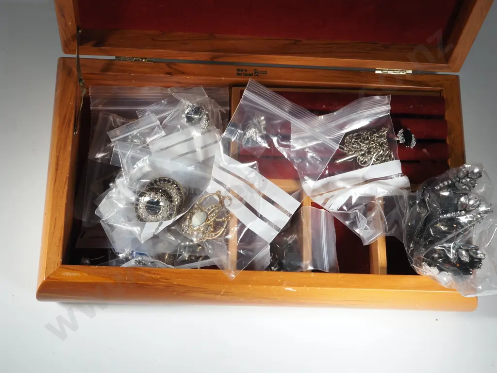 Native Timber Jewellery Box w Assorted Costume Jewellery Image 1++