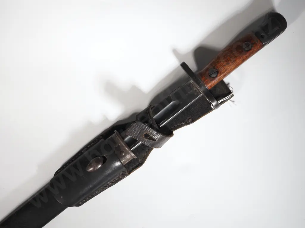 1907 SMLE Bayonet MA 1940 In Scabbard w German Frog. Image 1++