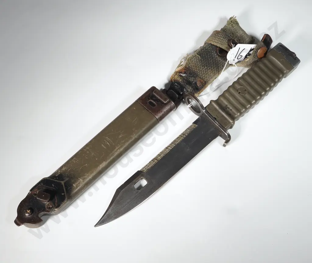 Styer Bayonet w Scabbard & Frog Image 1++