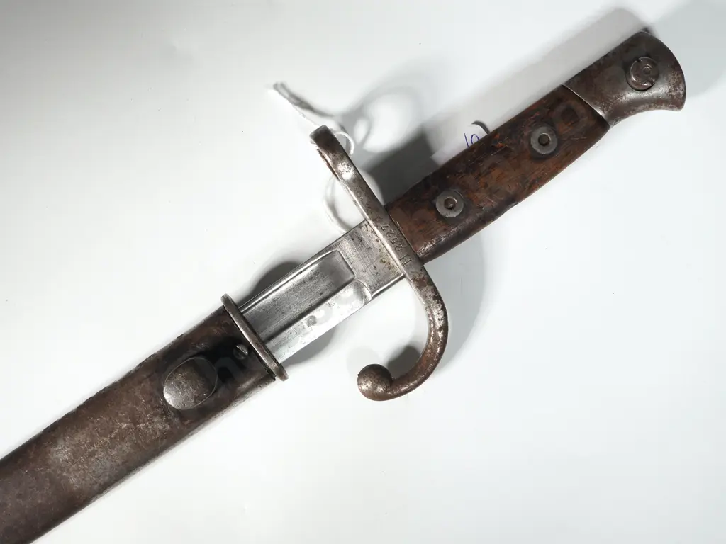 European Style WW1 Period Bayonet & Scabbard Image 1++