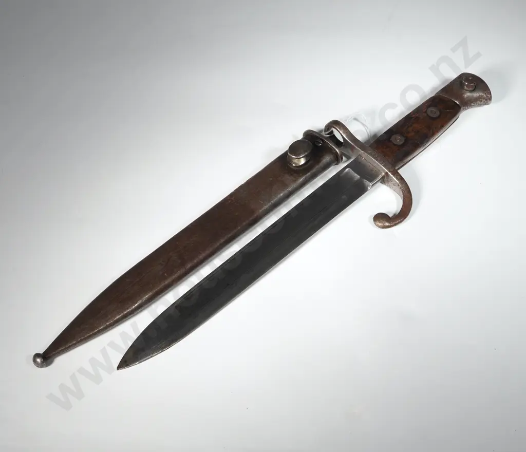 European Style WW1 Period Bayonet & Scabbard Image 1++