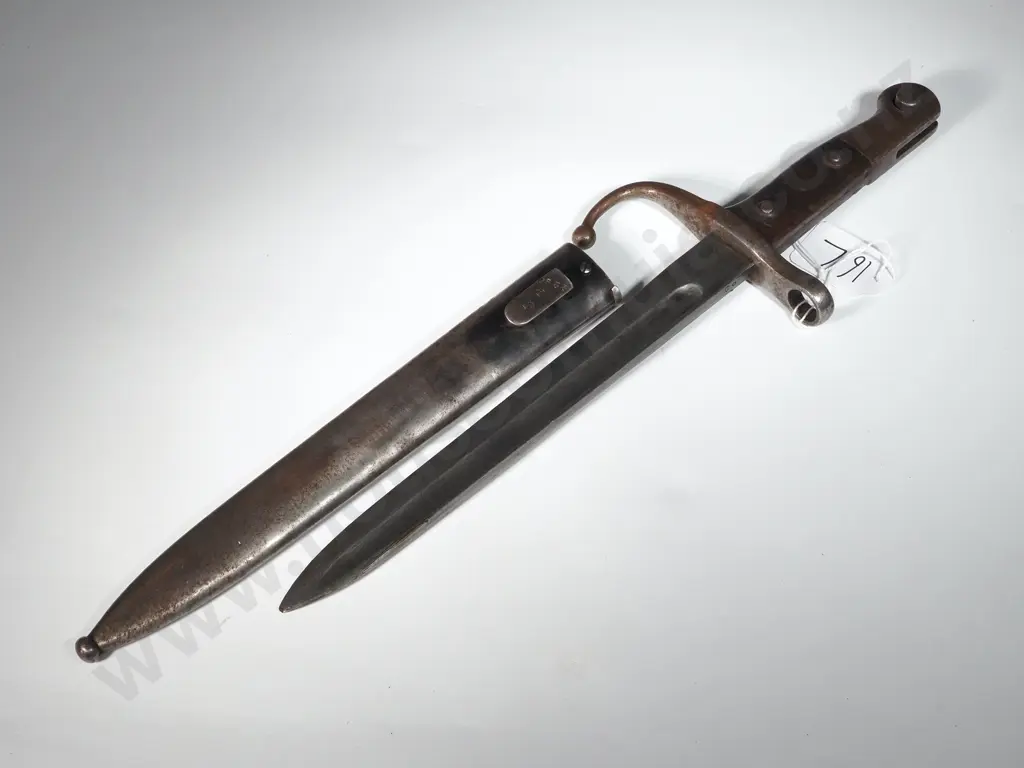 European Style Bayonet & Scabbard Image 1++