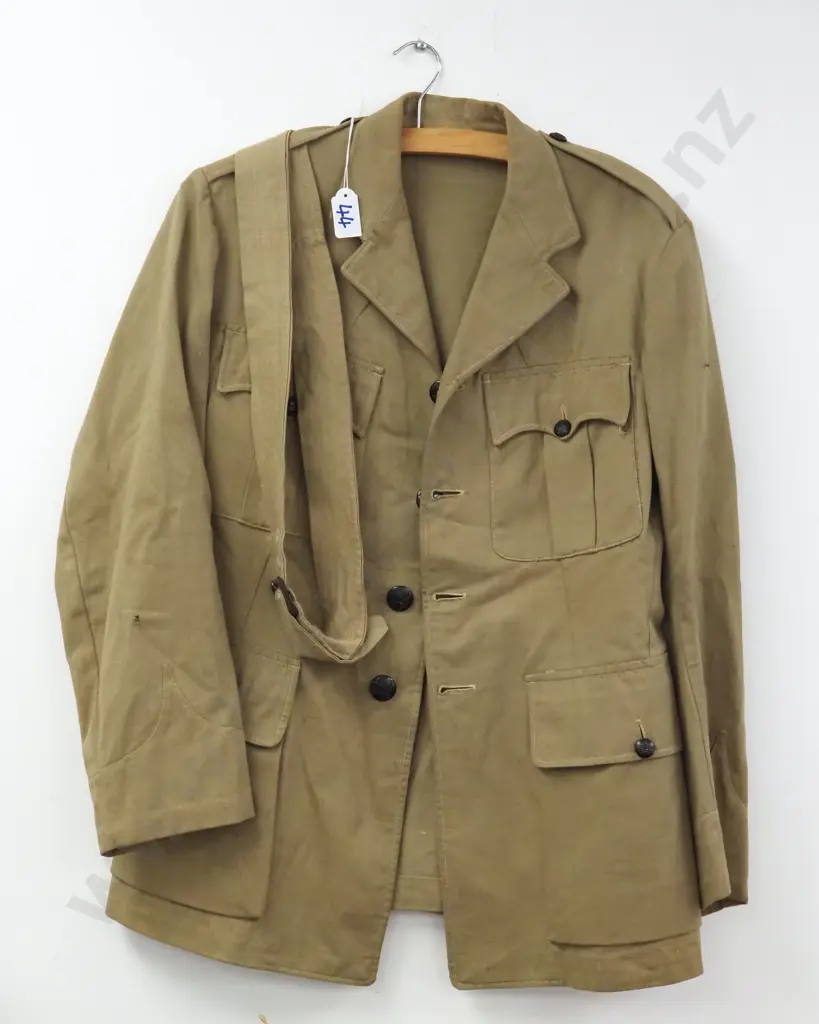 RNZAF Khaki Bush Jacket w Kings Crown Buttons. Image 1++
