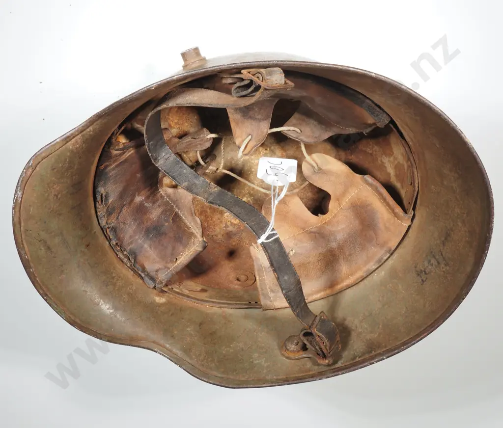 WW1 German M18 Steel Helmet w Original Liner & Chin Strap Image 1++